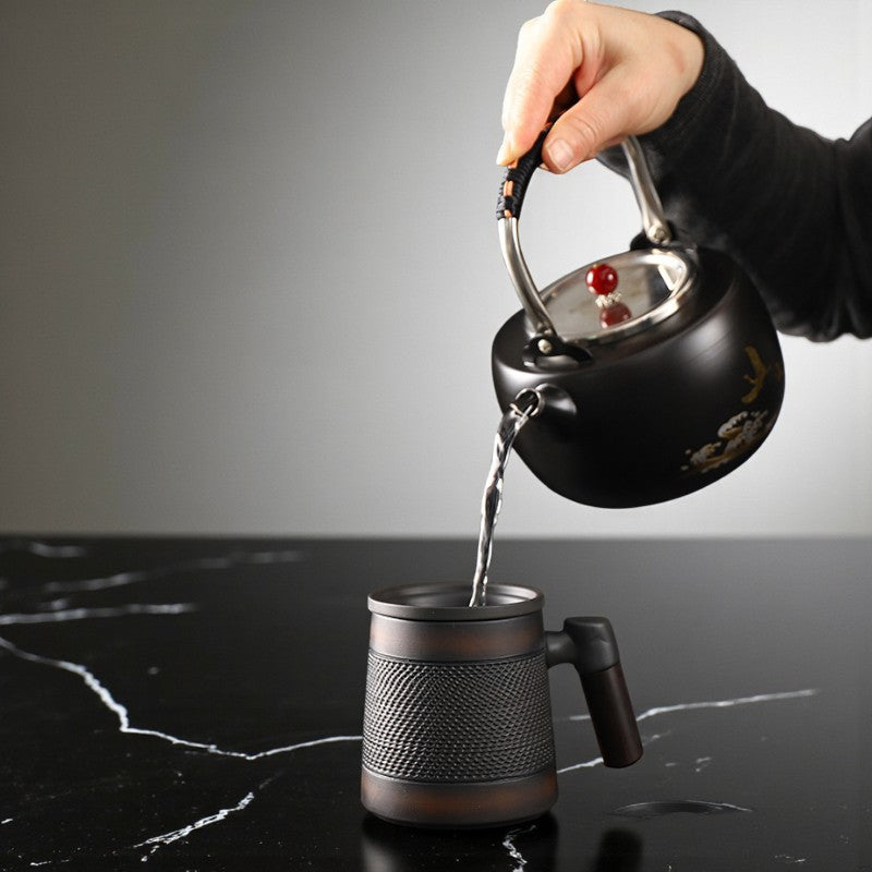 Teetasse mit Sieb aus Terrakotta