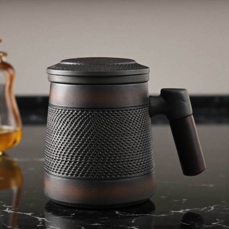 Teetasse mit Sieb aus Terrakotta