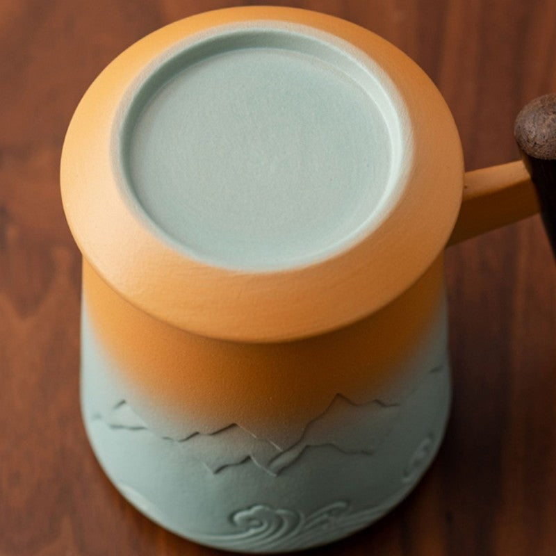 Teetasse mit Sieb und Deckel