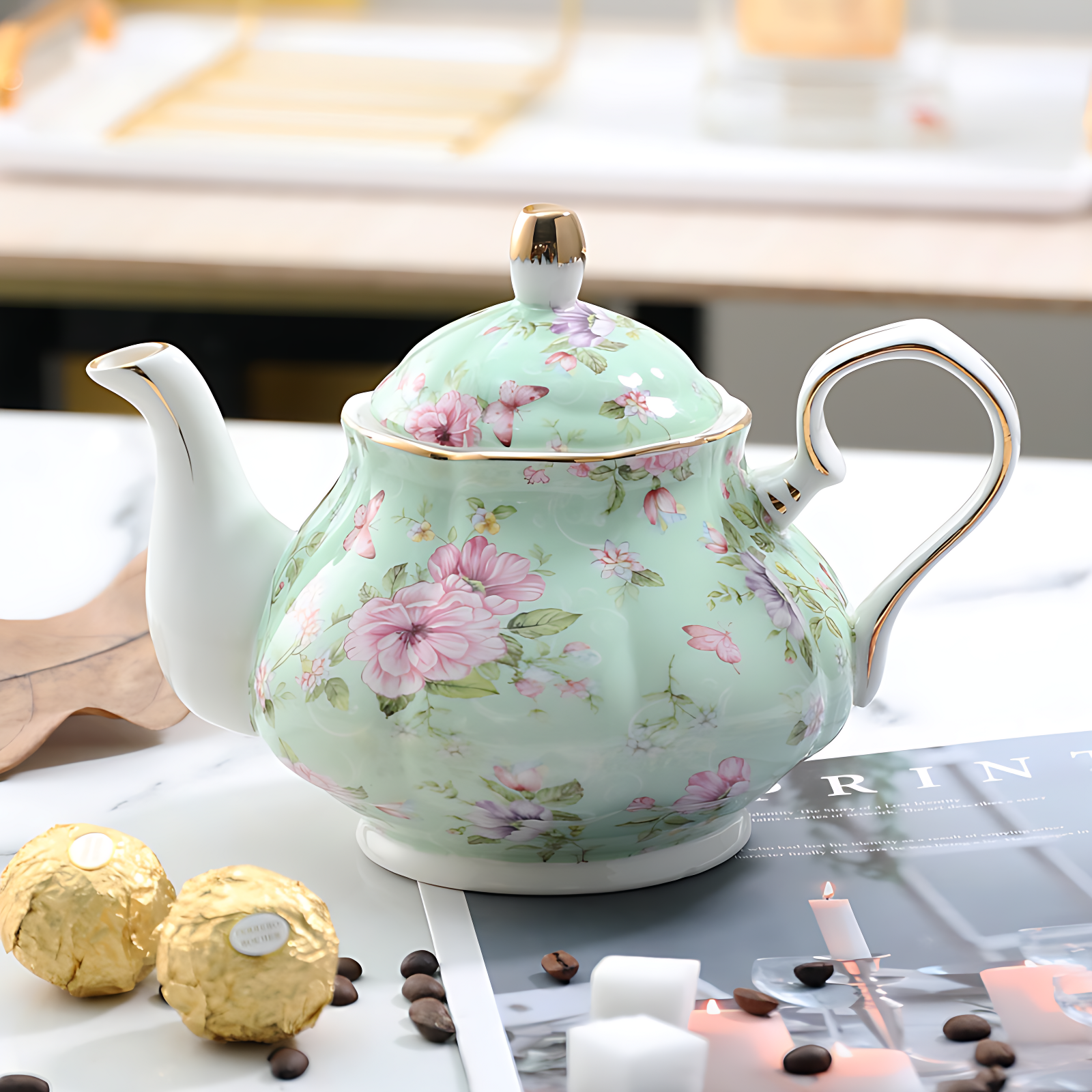 Traditionelle englische Teekanne aus grüner Porzellan