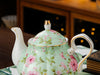 Traditionelle englische Teekanne aus grüner Porzellan