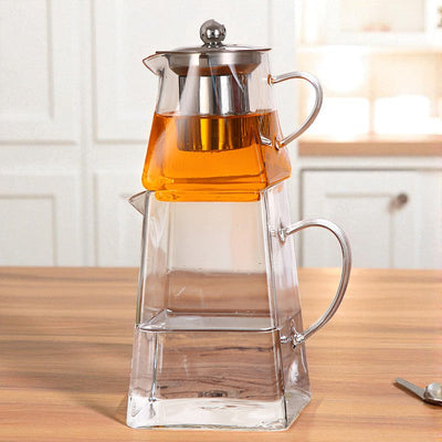 Transparente türkische Teekanne