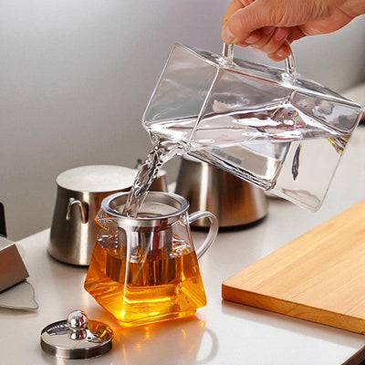 Transparente türkische Teekanne
