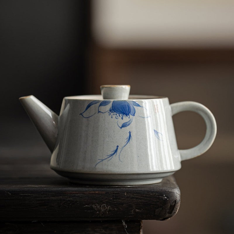 Vintage blaue Teekanne