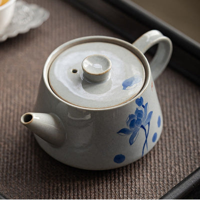 Vintage blaue Teekanne