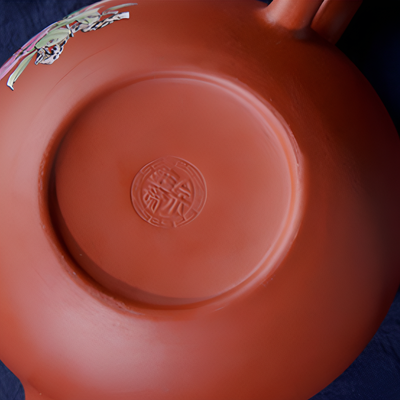 Vintage rote Teekanne