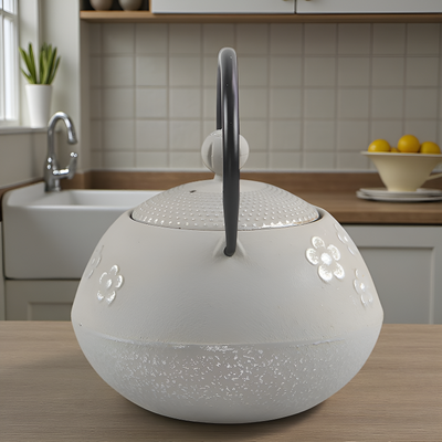 Weiße Gusseisen-Teekanne