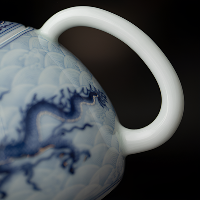 Weiße Teekanne Drache