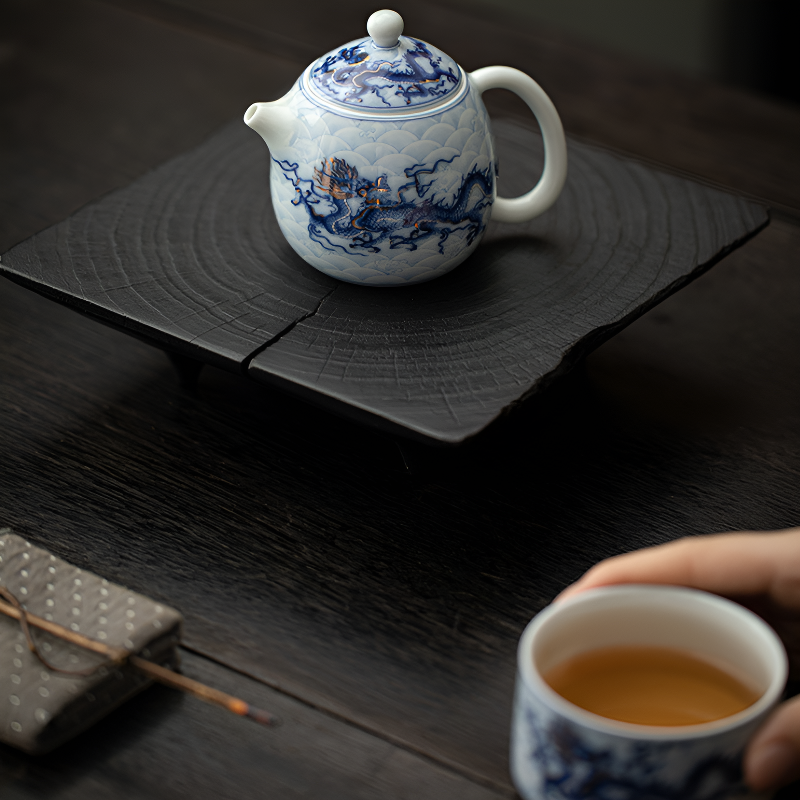 Weiße Teekanne Drache