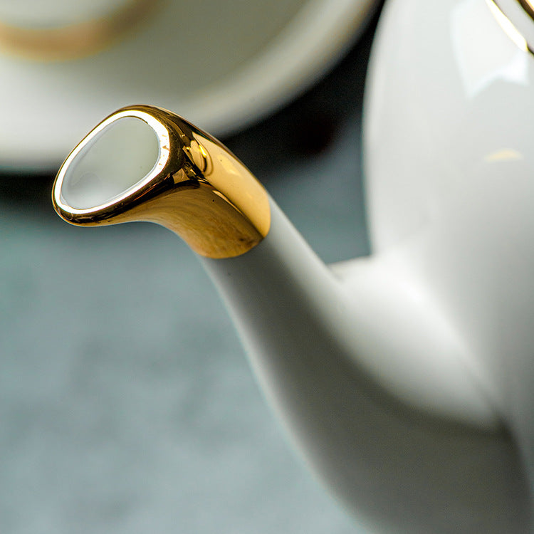 Weißes Porzellan Teeservice