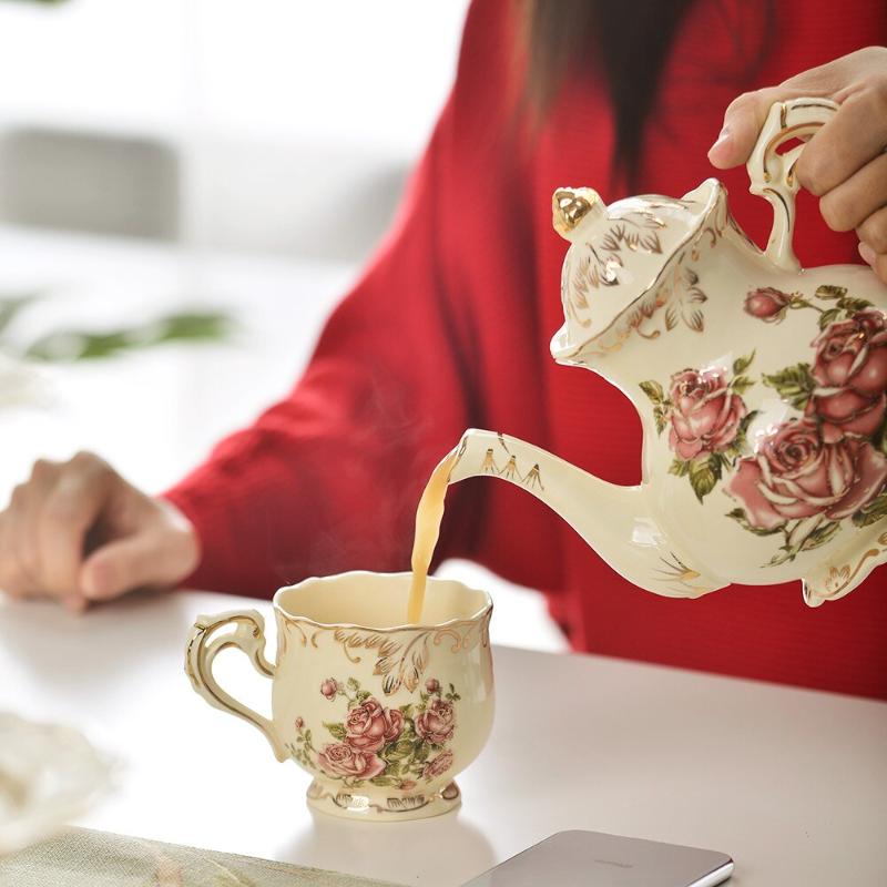 Schöne Alte Porzellan Teekanne